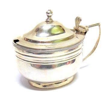 114 A SILVER SAUCEBOAT 109g (3.5 troy ozs) gross; with a large electroplated chamberstick 80-100 (plus 23.4% Buyer s Premium incl.