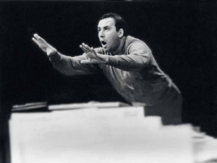 Neeme Järvi tormilisel 1968. aastal. 1960. aastatel mitu olulist Arvo Pärdi teoste esiettekannet teinud dirigent süstis oma energiat ka Credo esiettekandesse.