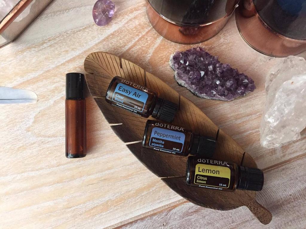 ENERGY & FOCUS BLEND 10 Peppermint 10 Lemon 10ml Roller Bottle Add all oils to a 10ml roller bottle and top with FCO Apply to back of neck and on