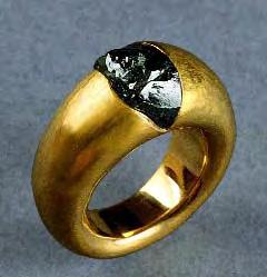SUMMARY AND CONCLUSION Black diamonds, cut and rough, continue to gain popularity in contemporary jewelry (figure 13).