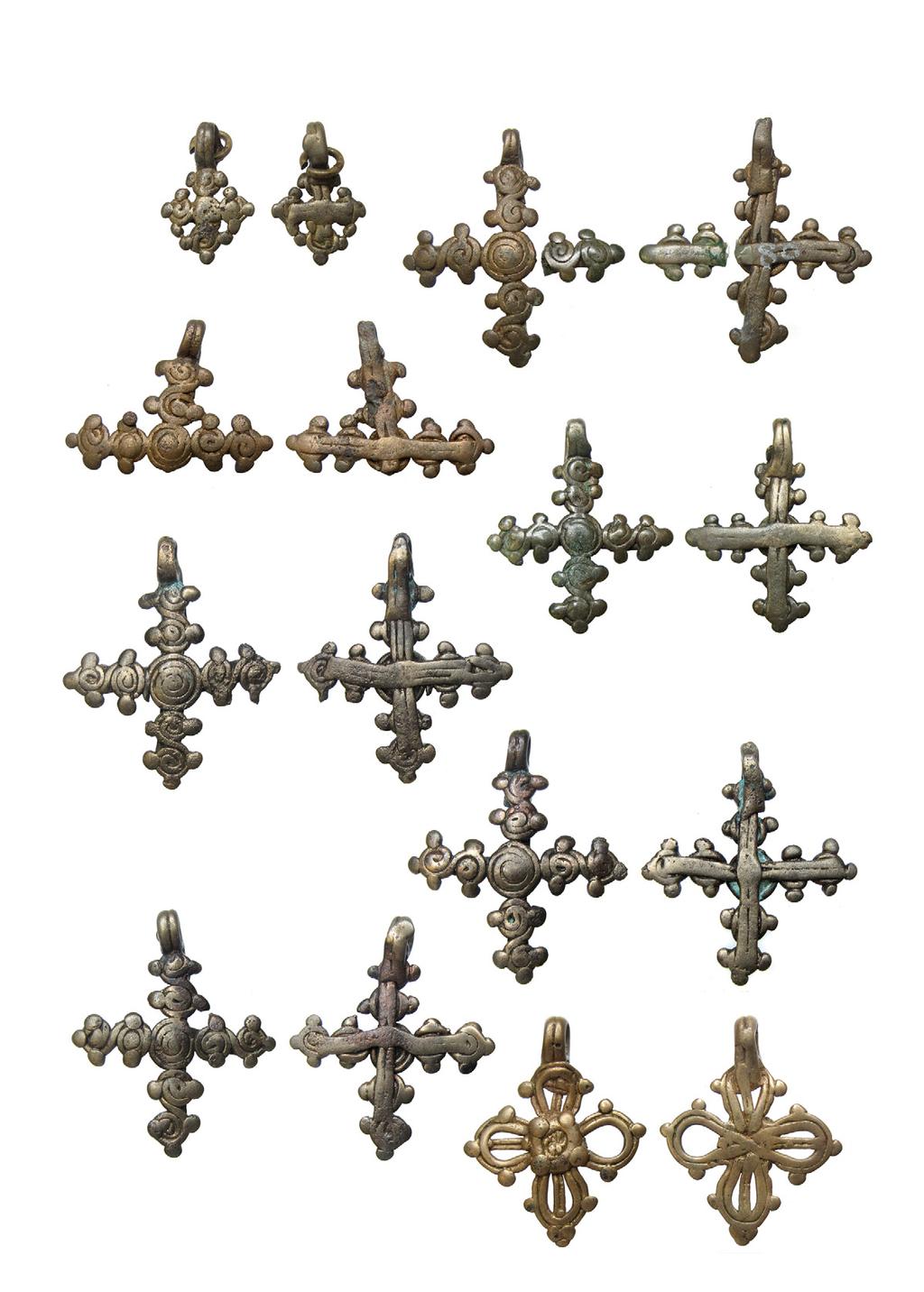 Ill 55. Ristripatsid (nr 18, 80, 79, 81, 82: 1, 89, 90, 92). Fig. 55. Cross pendants.