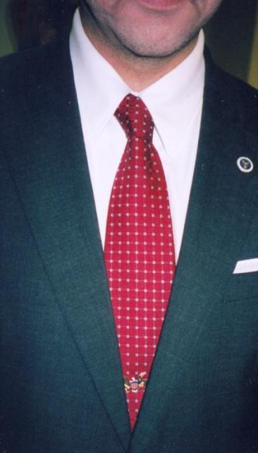 pattern tie * Gray wool overcoat