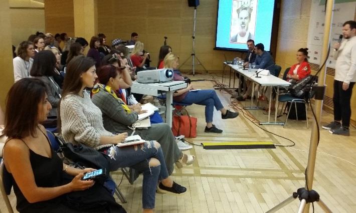 RU under the title of RFRF FORUM on INTERNET & SOCIAL MEDIA FASHION SALES PROMOTION Anton Alfer, who acted as moderator of the panel, invited five experts who covered tags such as installing