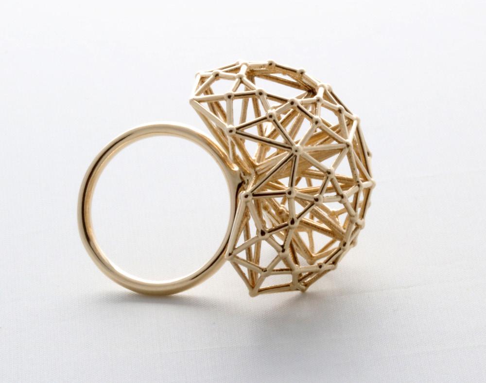 Jay (Seul Kee) Joo Toronto, ON Triple Dia Structure (Ring) 14K yellow gold 2.5 x 2.5 x 3.8mm Like any sketching process, it all begins with a line.
