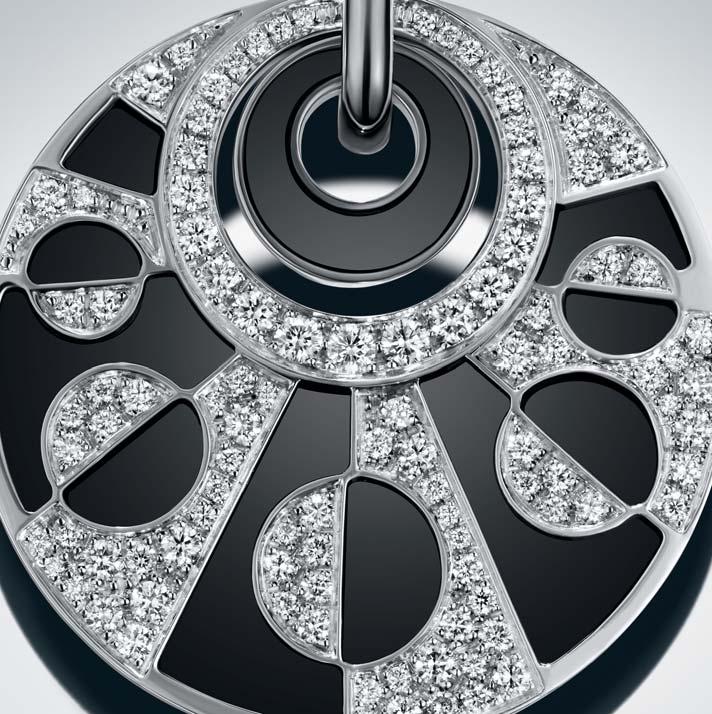 INTARSIO Linking circle with square, day with night, and unity with contrast, Bulgari creates Intarsio.