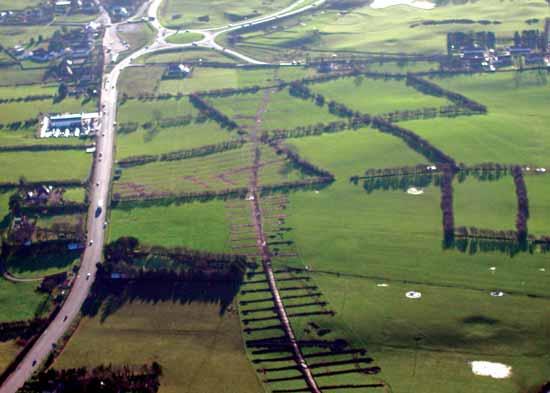 2.Valley bottom and hilltop: 6,000 years of settlement along the route of the N4 Sligo Inner Relief Road Michael MacDonagh Illus.