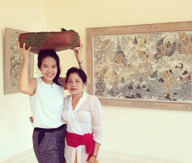 MEET THE STAFF AT ARMA September 2016 IDA AYU WITARI Ida Ayu Witari (Right) and Misspalada Museum Guest from Thailand Bali known as Island of God, because almost everyday in Bali do offering ceremony