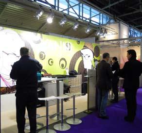 DERAPAGE stand was manned by distributors Danae Vision. To display the latest novelties they splashed the whole space in VANNI graphics.