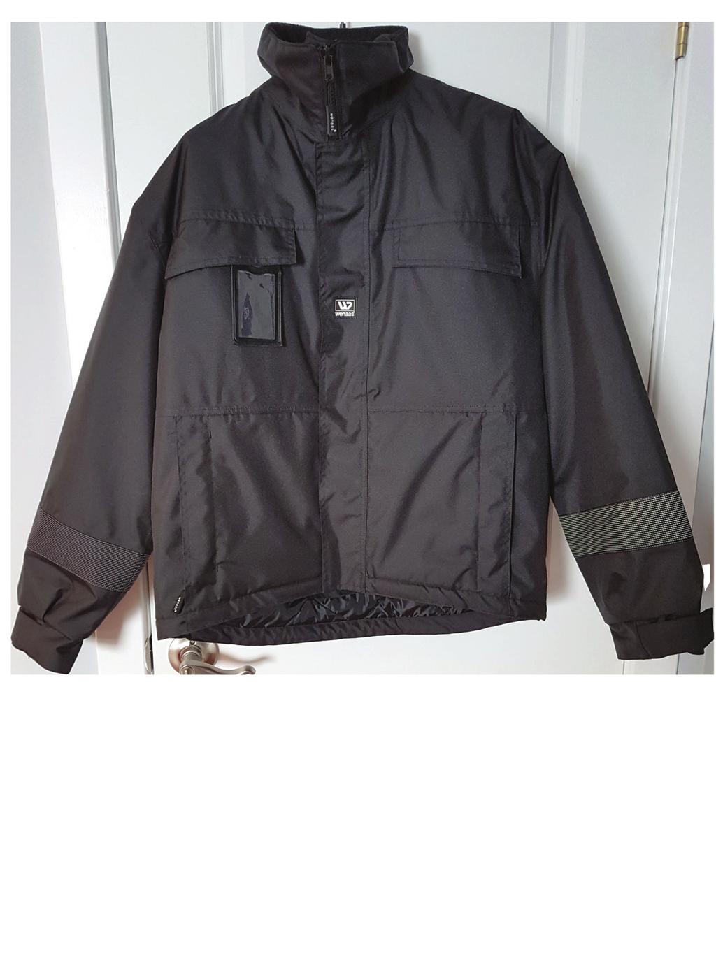 / ID pocket / Front zip flap / Chest pockets with velcro on flaps / Storm pocket with zipper / Inside