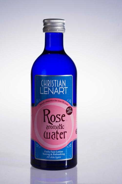 Rose Aroma&c Water Toning & Refreshing Daily Face Lotion All skin types The Rose Aroma&c Water is an alcohol- free, toning and refreshing lo&on.