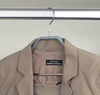 Because the shape of the hanger ensures that the top parts always keep their shape. The bar has two individually adjustable clips for perfectly hanging up any skirt, regardless of size.