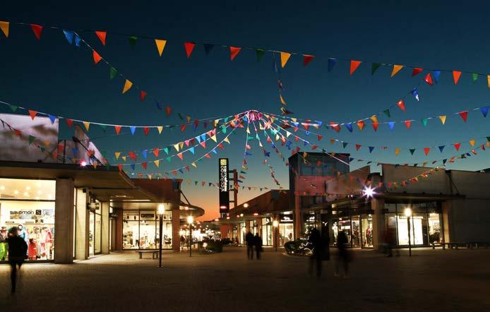 oday, the historic southern district is most made up of pedestrian-friendly streets bursting with trendy dining and nightlife spots, markets selling all kinds of wares and intimate wine bars.