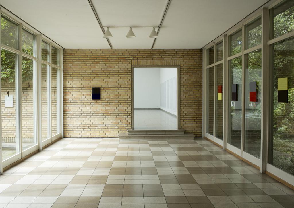 exhibition view UNTER 30 XI, KIEFER HABLITZEL PRIZE, Kunsthaus Glarus, 2015 UNSERE