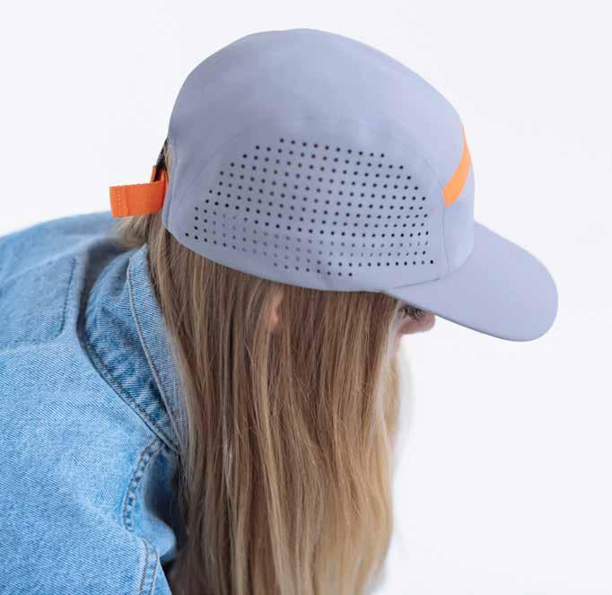 1042 1044 GLENDALE ALBERT Featuring perforated panels, the sleek and lightweight five panel Stride Glendale cap is constructed with water-resistant fabric and finished with reflective accents.