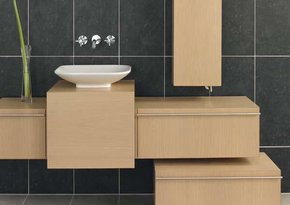 Piu Diu Square, circular, oval and shell-shaped triangular bowls complement the straight lines of the bathroom furniture.