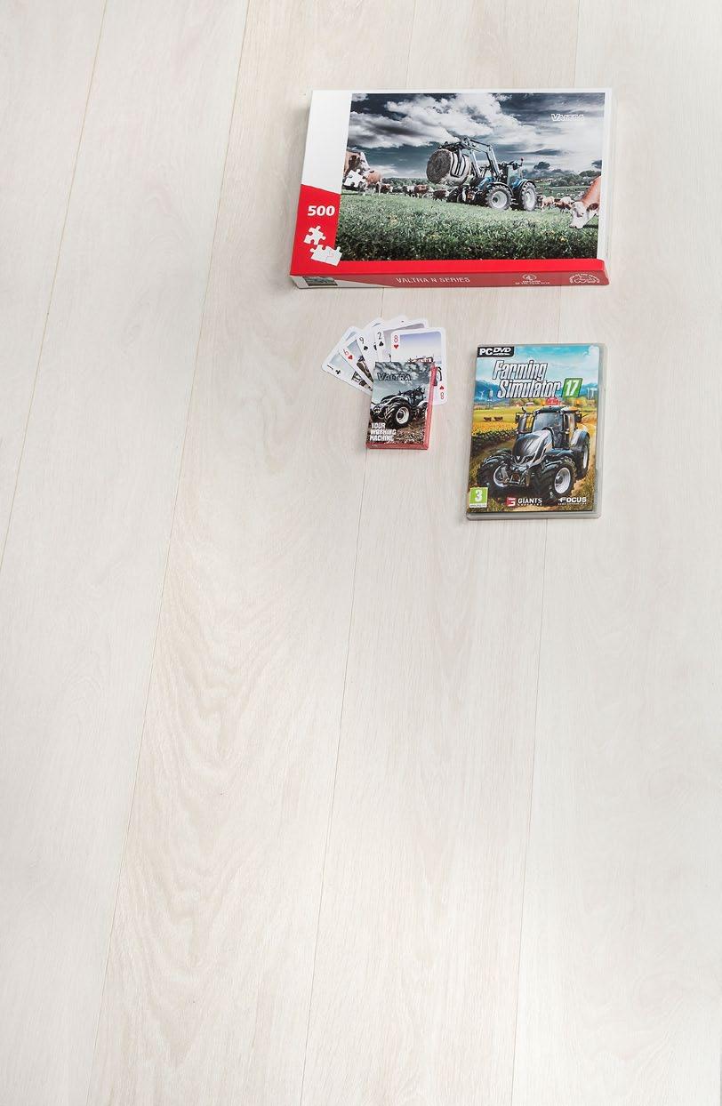 GIFT AND ACCEORIE 1 2 3 1. PUZZE 2. Playing cards 12,50 5,80 Puzzle of an image of an N4 series tractor. 500 pieces.