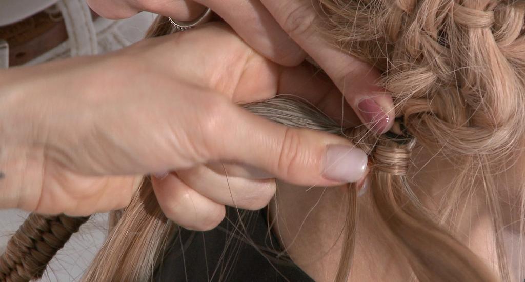 13. In this example we see Hester Wernert-Rijn using horsehair with a rickrack braiding