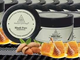 KHADI PURE GRAMODYOG HERBAL FACE SCRUB BENEFITS: Face Scrub is composed of medium and fine almond meal, corn