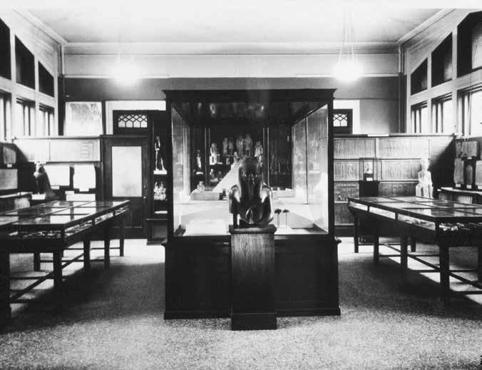 The Oriental Institute, Its Museum and Collections FIGURE 4. Gallery in Haskell Oriental Museum as arranged in 1922.