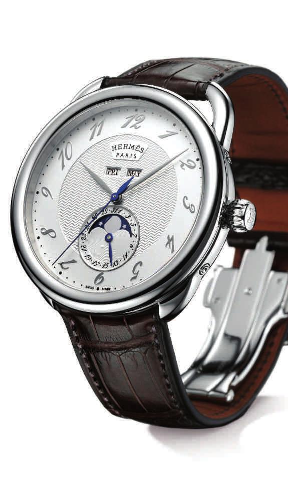 GRANDE LUNE Hermes watches frequently reference the luxury brand s equestrian heritage in their designs, and the Arceau Grande Lune is no exception.