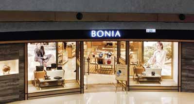 To mark this occasion, vivid escalator posters announcing the BONIA soft opening were placed to invite keen shoppers to the boutique as an early treat.