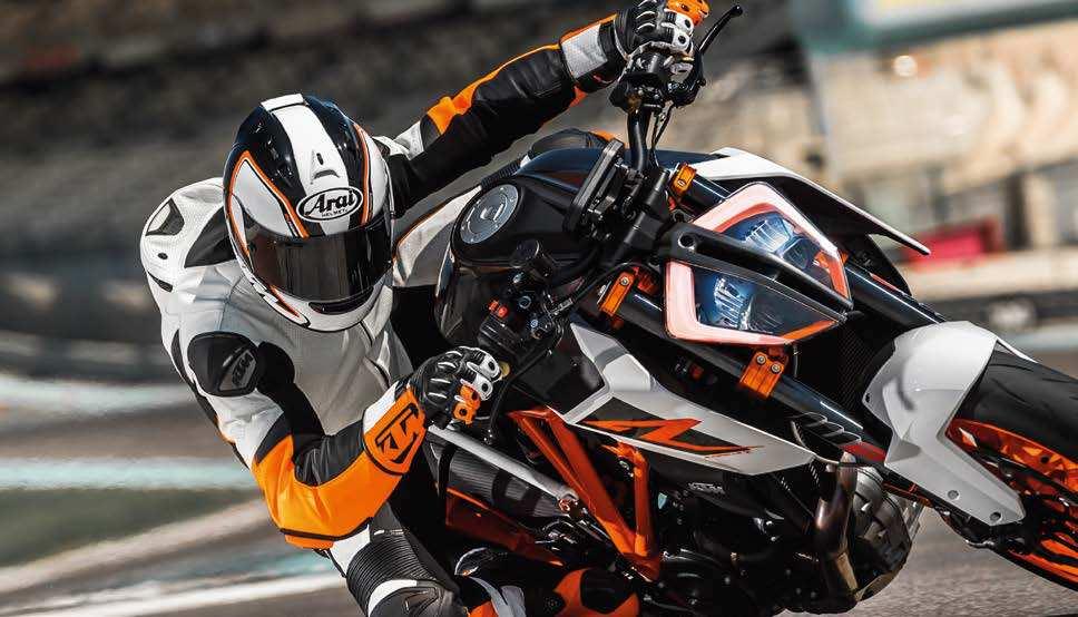 RX-7 GP HELMET Racing technology for the road» DRY-COOL lining» Fold-out wind deflector and replaceable breath deflector» Effective ventilation system» Removable, washable, moisture-wicking,