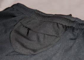 Z1: FRONT ZIP Mesh insert to improve moisture transport Front zip (only on winter long sleeves