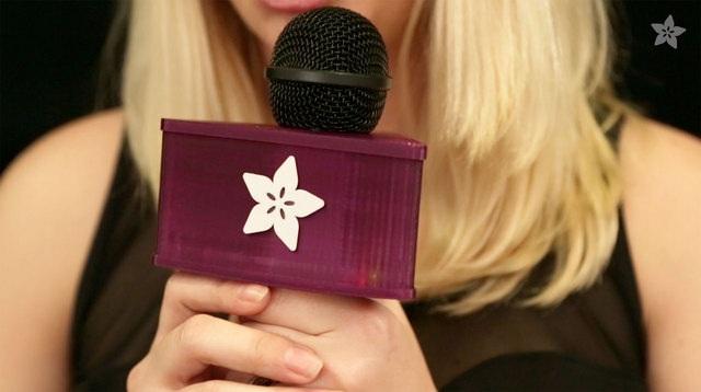 To personalize your 3D Printed mic flag, you can add a logo or text to one or all sides of the frame.