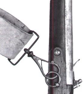 An alternative to a bandoleer was the cartridge box. Yhis was most popular with cavalry and Royalist troops who had trouble getting enough bandoleers.