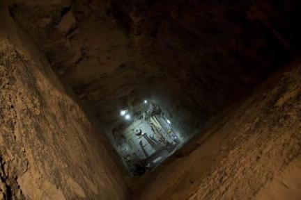 Cyberscribe 165 16 Looking down into burial chamber of Djoser, at bottom of the 30- meter central