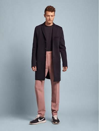 Harris Wharf London! Harris Wharf London is a contemporary outerwear brand that reimagines classic formalwear. Based in London, but produced in Turin, the label is infused with London sensibilities.