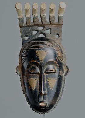 Portrait mask [Mblo] Early 20 th century Wood and pigment Baule
