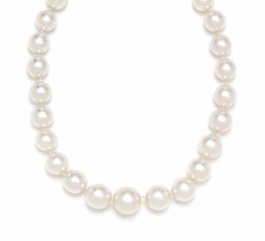418 419 420 418* a collection of Graduated Single Strand cultured Pearl necklaces, consisting of a graduated South Sea pearl necklace containing 27 pearls measuring approximately 10.63-15.
