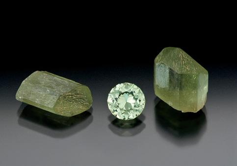 97 ct round brilliant, faceted by Robert Buchannan (Hendersonville, Tennessee; see the G&G Data Depository at gia.edu/gandg for faceting notes), which are shown in figure 12.