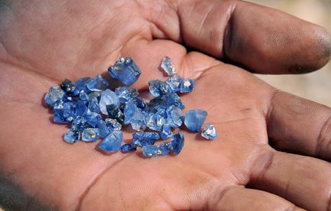 Figure 29. These blue sapphires are from Andranon - dambo. Photo by V. Pardieu. heat treatment to be marketable, several exceptional stones are found daily that do not require heating.