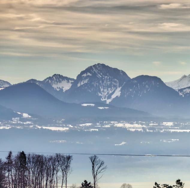WHY LAUSANNE AND CANTON OF VAUD DISCOVER A VIBRANT LIFE SCIENCE COMMUNITY THE PLACE TO BE IN LIFE SCIENCES The Canton of Vaud is the fourth largest of the 26 states that make up the Swiss