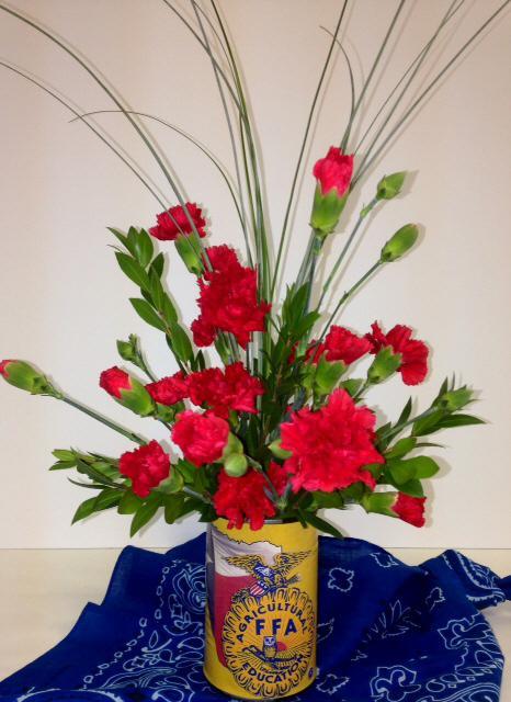 Banquets: FFA Banquet Flowers/Supplies needed: 1 16 ounce tin can 1 Clip art picture of FFA Logo 1 Sheet gold colored paper 1 ½ paint brush 3 Stems red mini carnations 1 Stem myrtle foliage ¼ Bunch