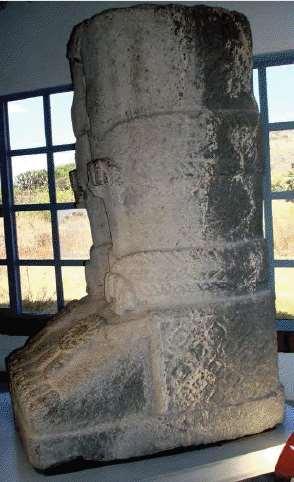 Figure 17: Shaft Legs of Personage (Referred to as Jorge. R. Acosta Museum Feet).