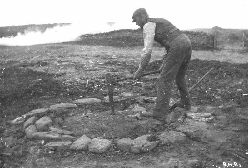 54. Kelp making near Stromness Thomas Kent, Orkney Archives. result of this growth the lairds and the tenants became wealthier.
