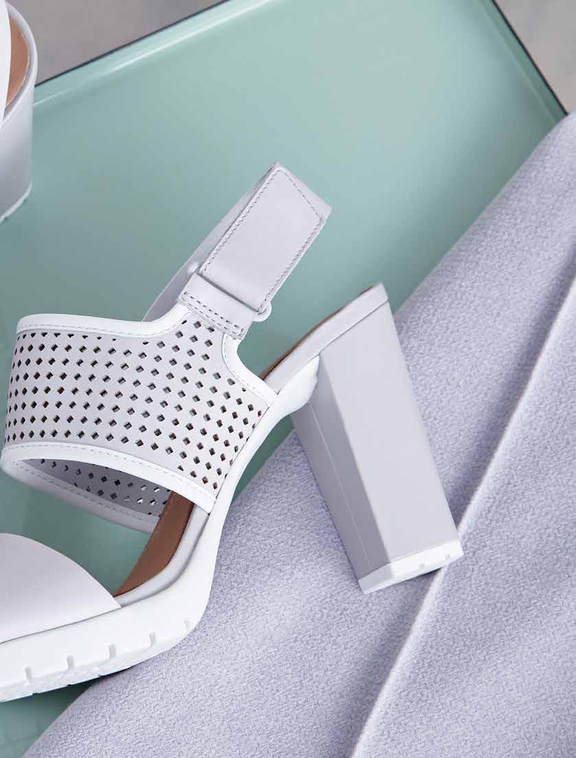 SS16 WOMEN S COLLECTION Be it in day to night heels, featured flats or statement metallic finishes, this season the Clarks woman is invited to dress well, and dress