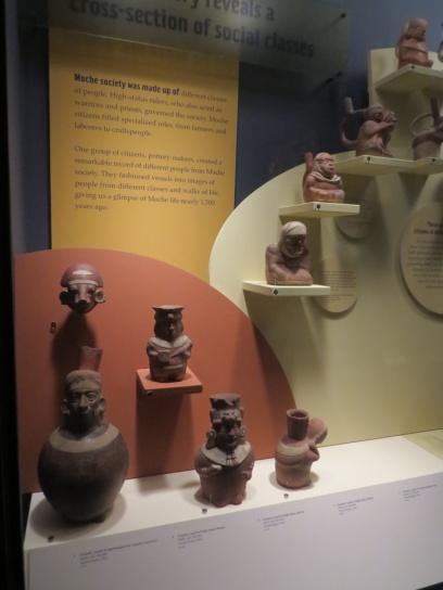 165 Figure 63: Exhibit cases displaying Moche ceramic vessels in the Ancient