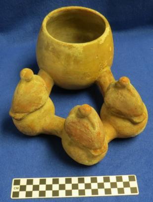 33 Figure 4: A unique Moche ceramic vessel from the MPM, object A14968/3708 (photo taken by the author). Collections have been rigorously examined in museums for more than one hundred years.