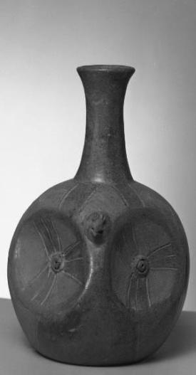 56 Figure 16: Cupisnique and Chavín vessels.