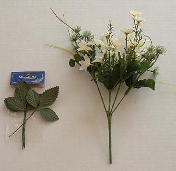 Note: When inserting small flowers (that you get as a result of dividing the stalks of small flowers into separate flower stems), it