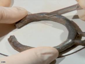 Treasure In The News (con t) German battlefield yields Roman surprises HANOVER, Germany (CNN) -- Archaeologists have found more than 600 relics from a huge battle between a Roman army and Barbarians