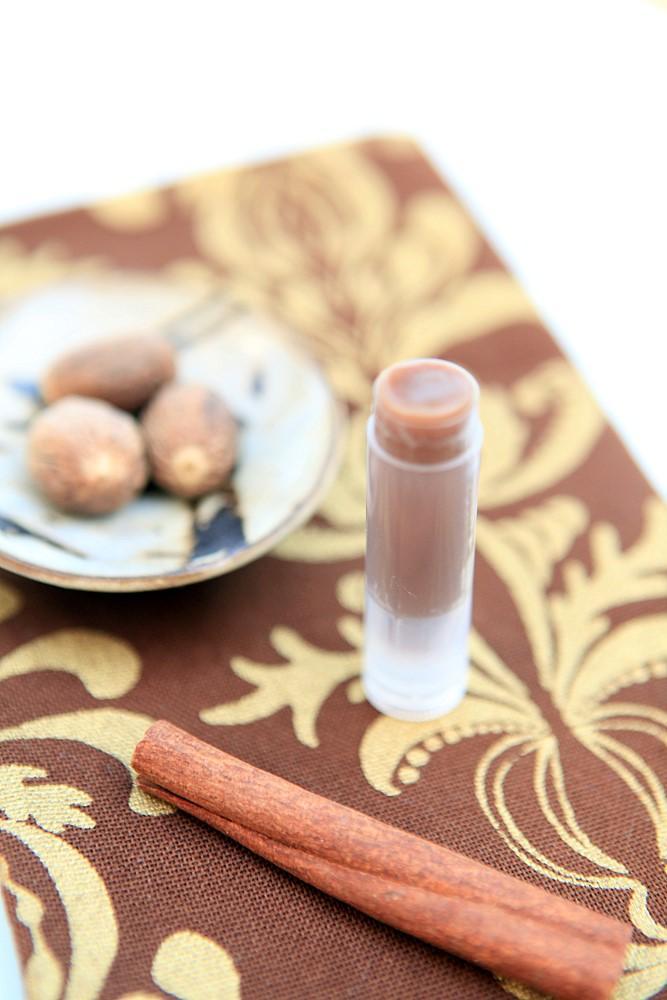 Chai Lip Balm Chai lip balm is filled with spices that wake you up and make your lips tingle. This recipe is spicy and will encourage blood flow to the lips, making them fuller and rosy.