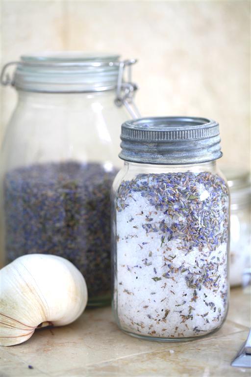 Easy Lavender Bath Salts Making fragrant jars of homemade bath salts couldn t be easier. In vintage canning jars, bath salts look beautiful on display and make wonderful gifts.