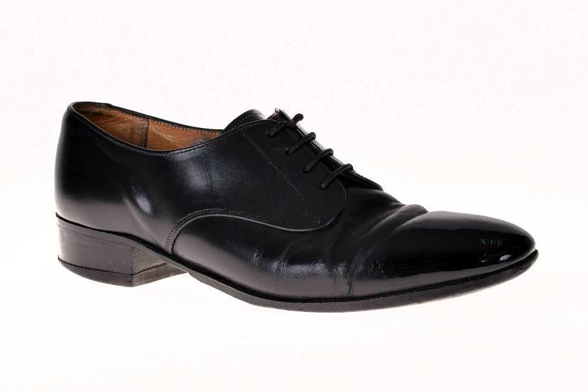 Fig 40G-2c. Footwear (a) Gibson Shoe (b) Court Shoe 3.