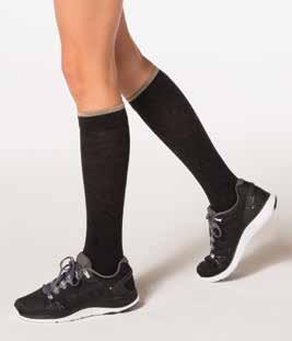 MERINO OUTDOOR SOCKS AVAILABLE STYLE AND COLORS Closed Toe = Charcoal (12) Olive (31) CALF (C) COMPRESSION LEVEL 15 20mmHg 15 20mmHg Calf Size Large Long in Olive 421CL31 15 20mmHg Calf Size Large