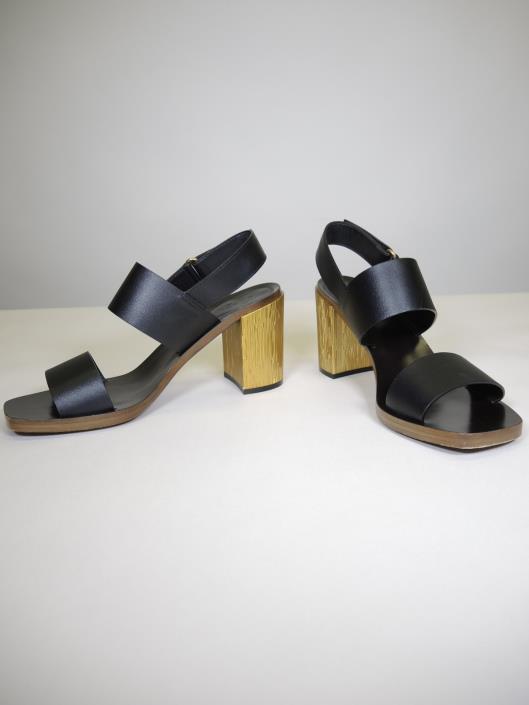GUCCI Querelle Block Heel Sandals Size 9.5 Retailed for $750, sold in one day for $249.